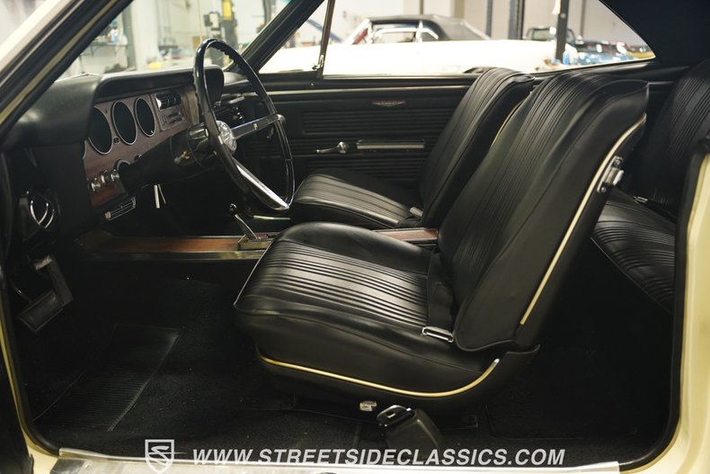 Unknown-Gto-1967-Cream-Black-41