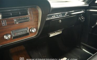 Unknown-Gto-1967-Cream-Black-49
