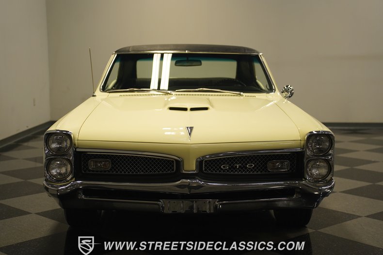 Unknown-Gto-1967-Cream-Black-5