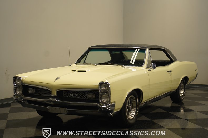 Unknown-Gto-1967-Cream-Black-6
