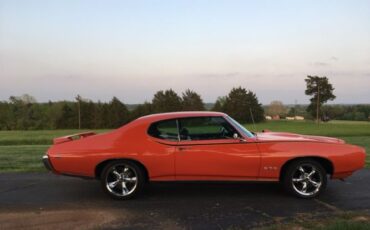 Unknown-Gto-1969-Carousel-Red-Black-23