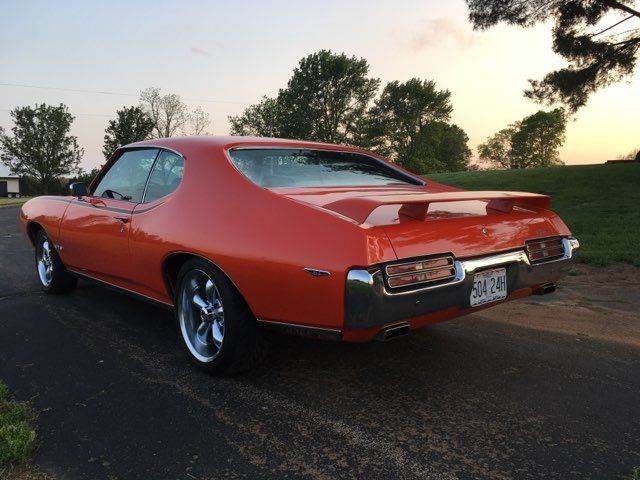 Unknown-Gto-1969-Carousel-Red-Black-29