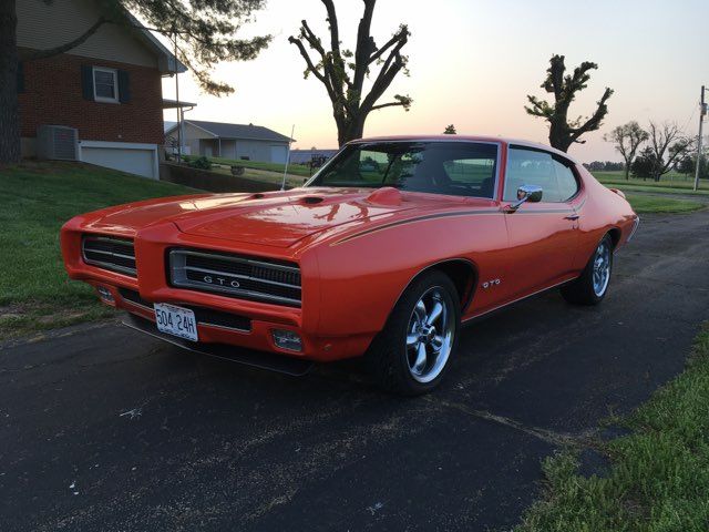 Unknown-Gto-1969-Carousel-Red-Black