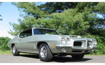 Unknown-Gto-1972-Silver-Black-1