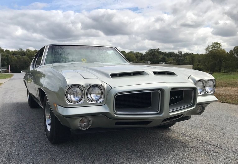 Unknown-Gto-1972-Silver-Black-9