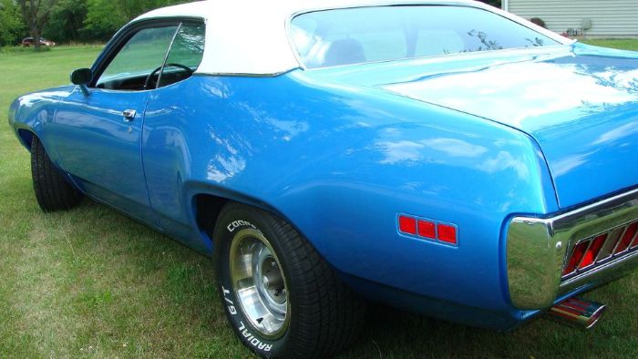 Unknown-Gtx-1971-BlueWhite-top-Black-6