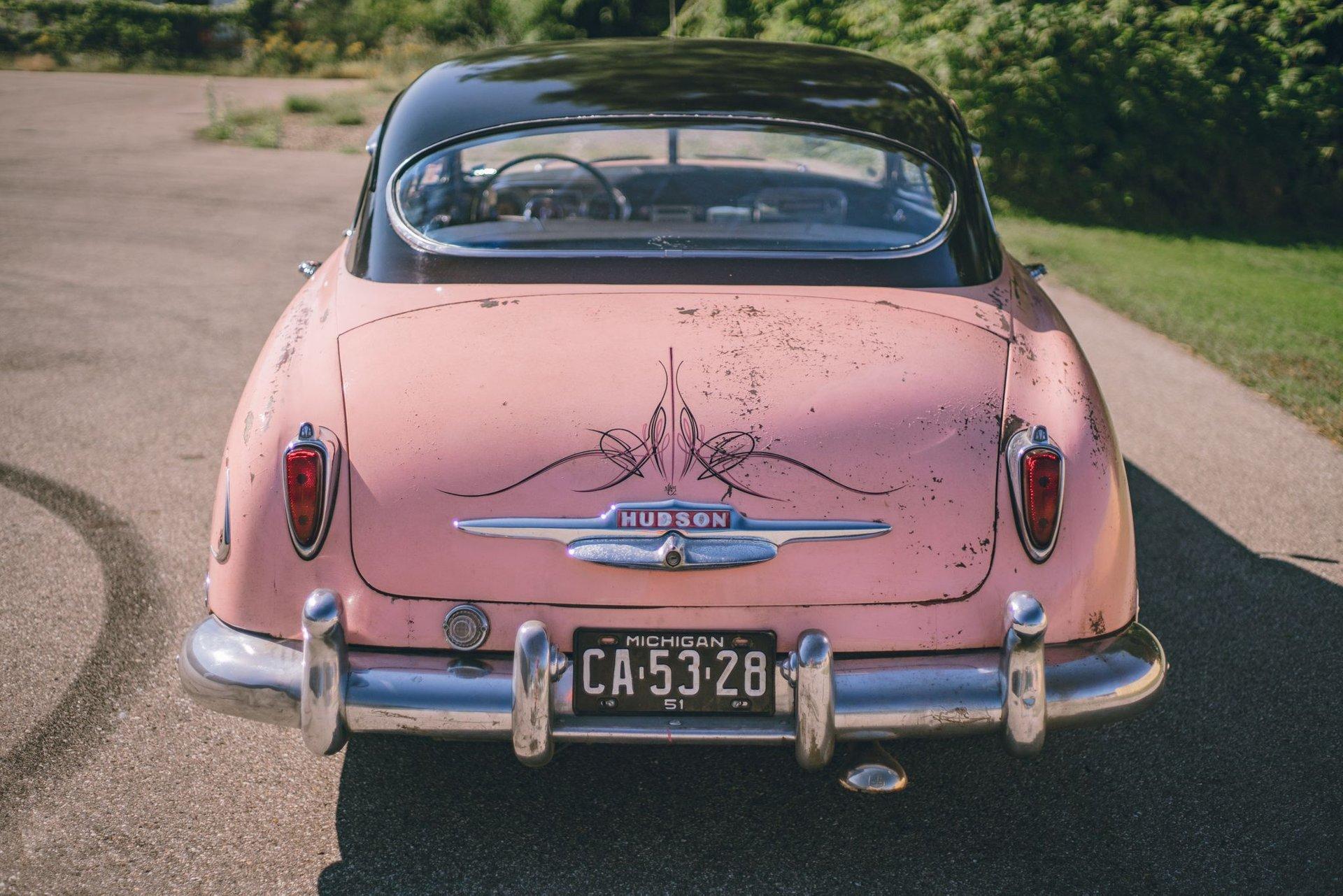 Unknown-Hornet-1951-Pink-and-Black-White-21
