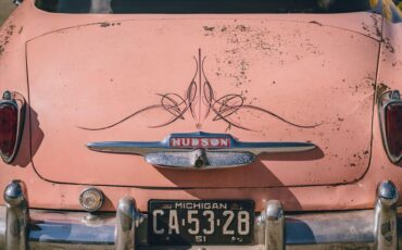 Unknown-Hornet-1951-Pink-and-Black-White-22