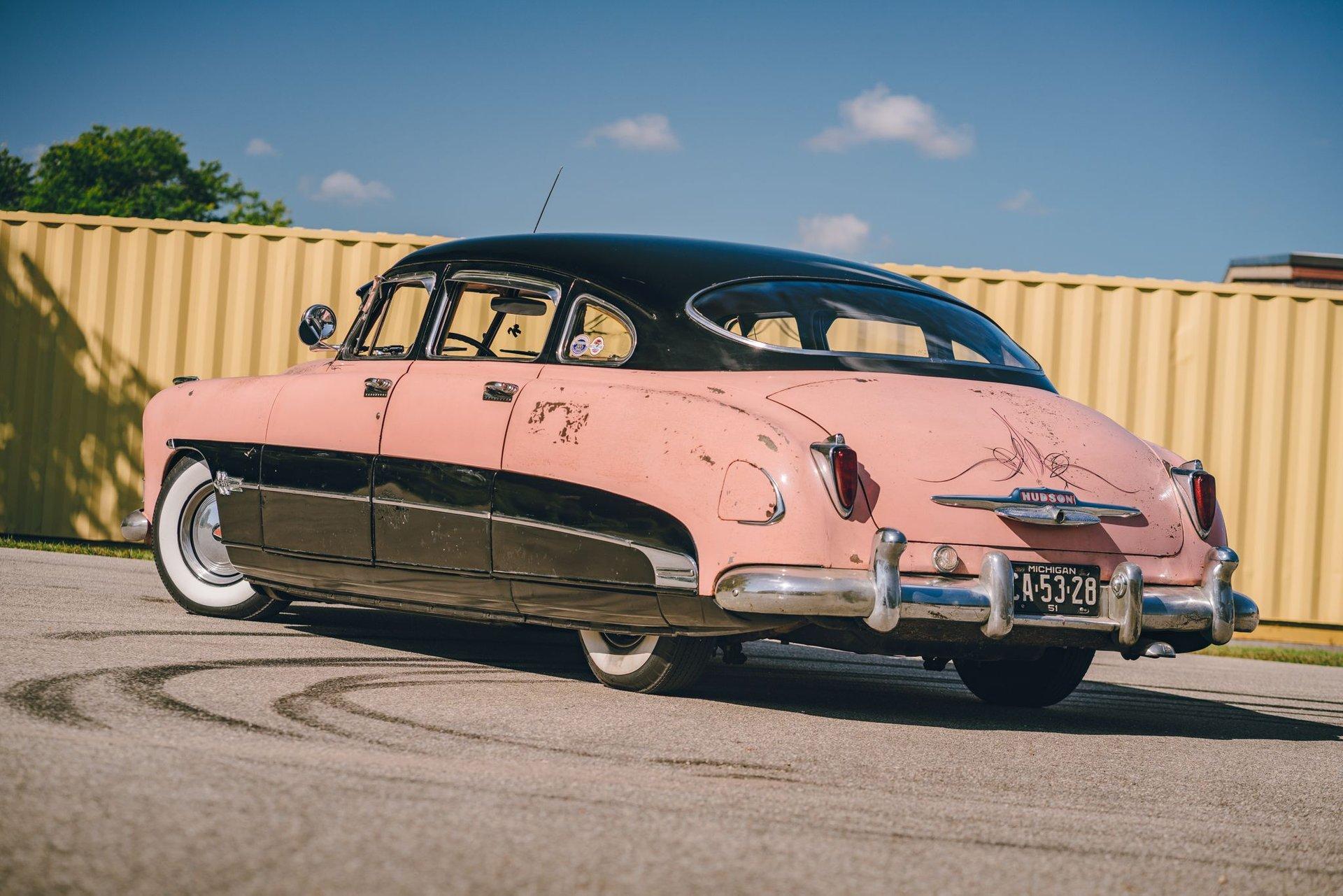 Unknown-Hornet-1951-Pink-and-Black-White-23