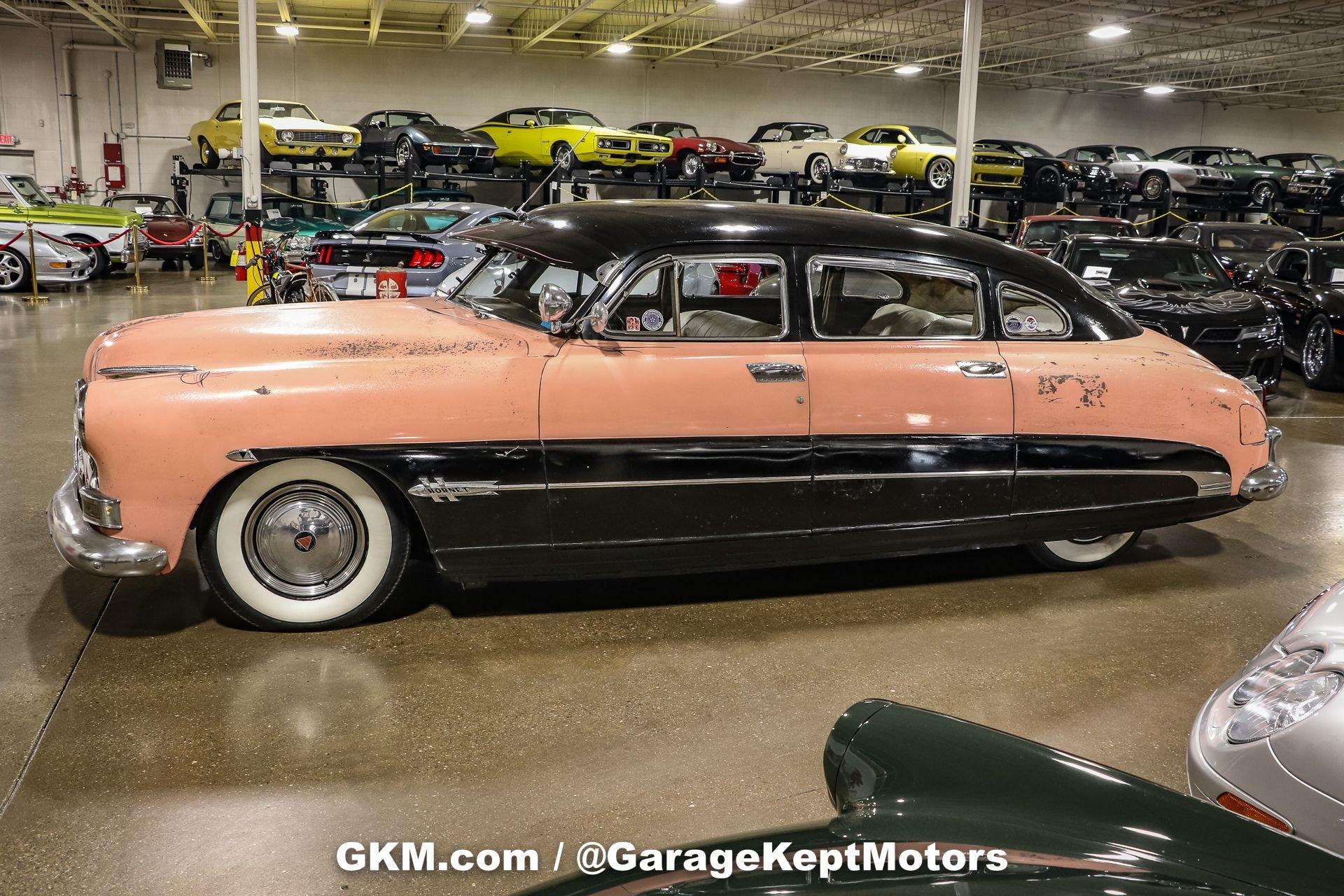 Unknown-Hornet-1951-Pink-and-Black-White-28