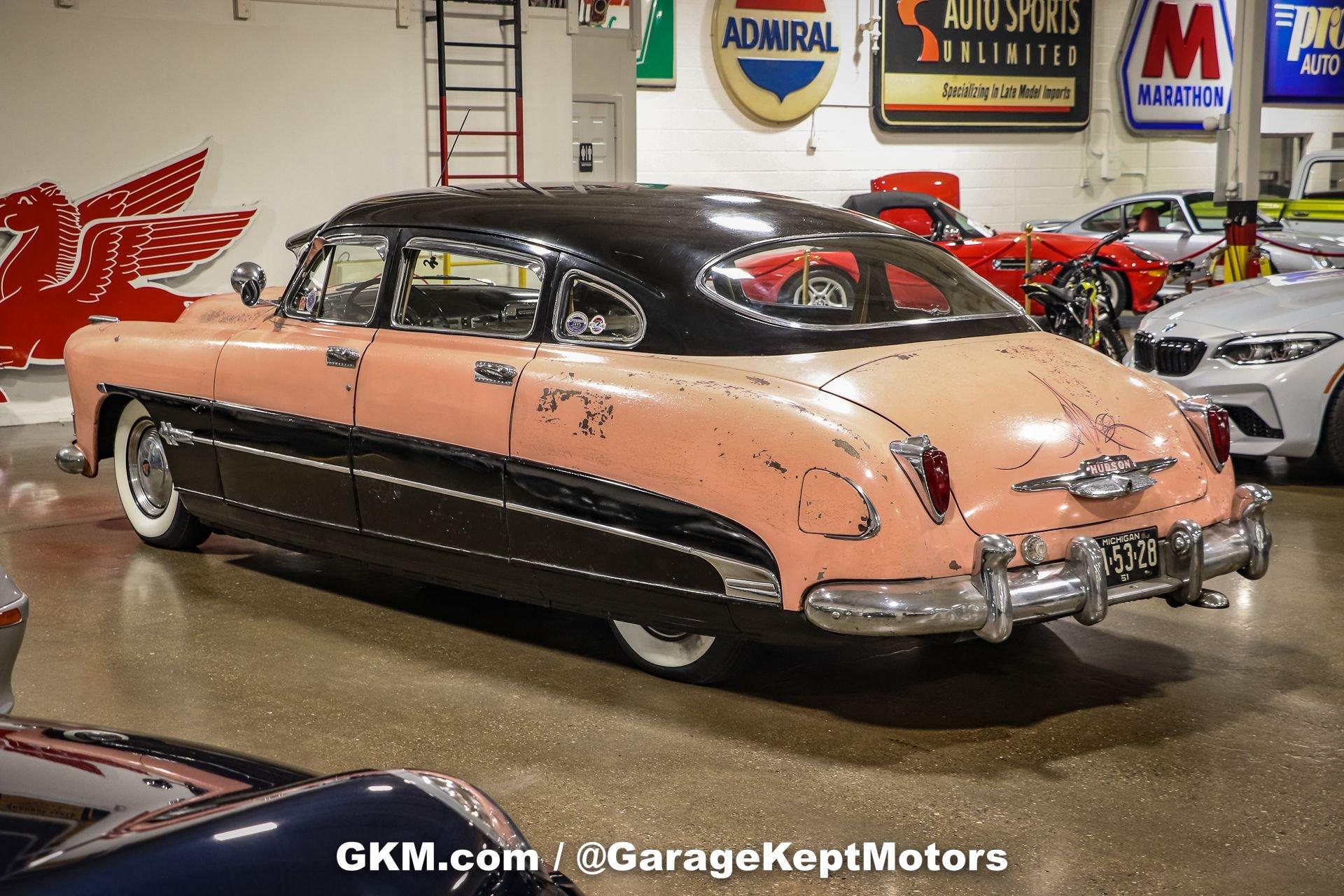 Unknown-Hornet-1951-Pink-and-Black-White-31