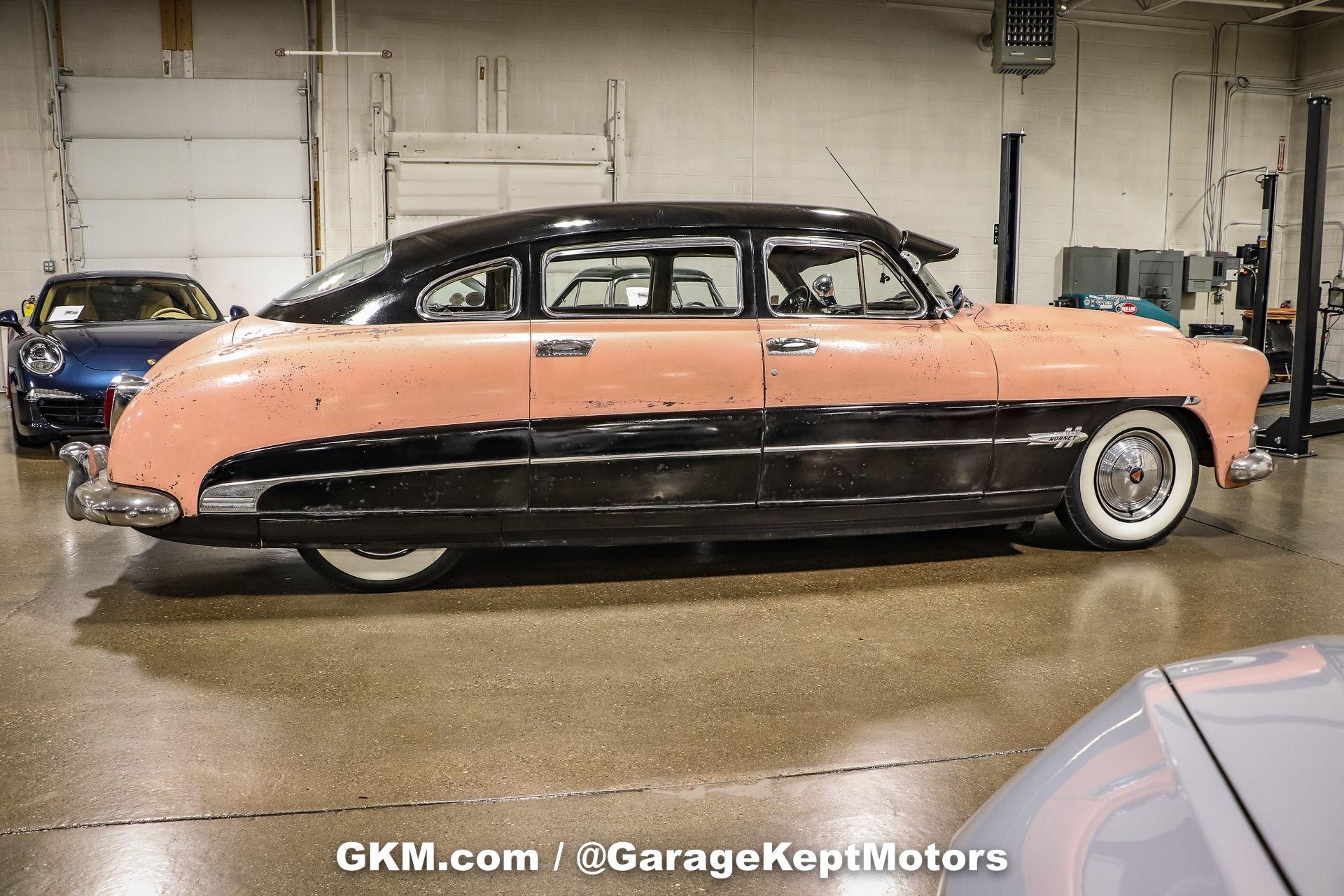 Unknown-Hornet-1951-Pink-and-Black-White-34