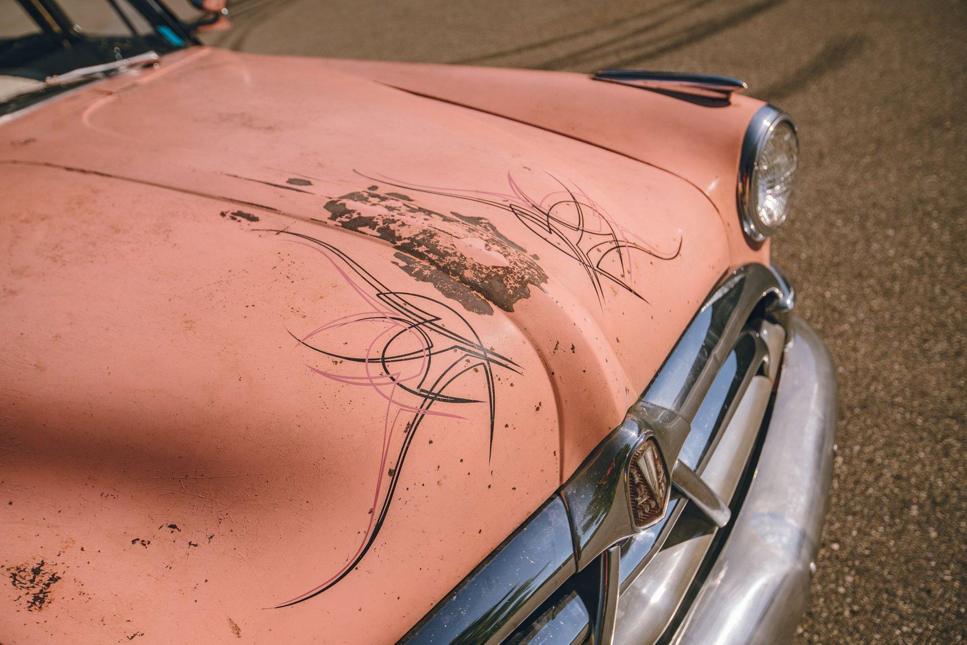 Unknown-Hornet-1951-Pink-and-Black-White-6