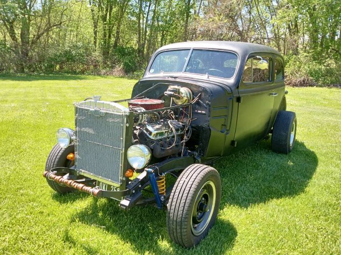 Unknown-Humpback-1939-Black-16