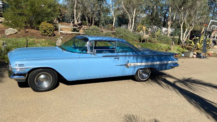 Unknown-Impala-1960-Blue-2