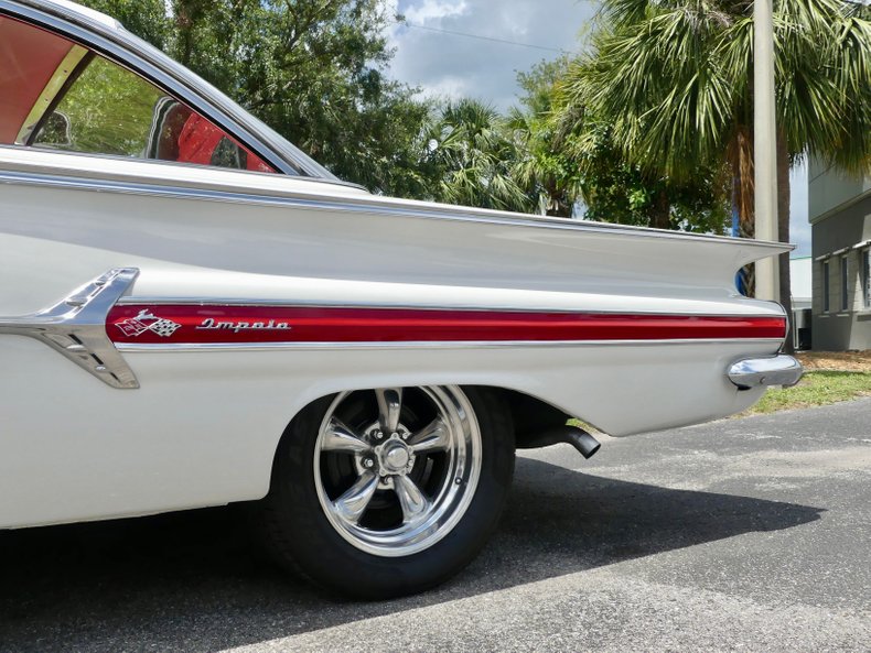 Unknown-Impala-1960-Ermine-White-Red-47