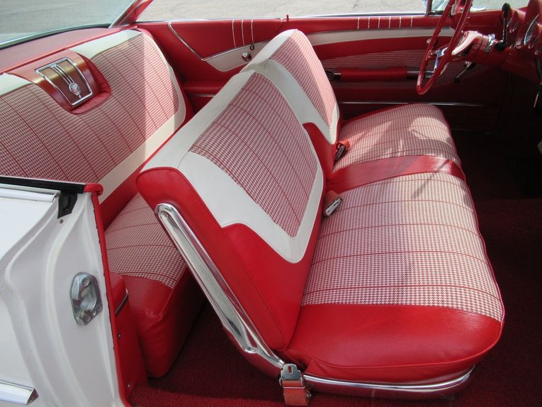 Unknown-Impala-1960-Ermine-White-Red-9