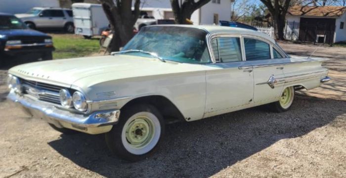 Unknown-Impala-1960-White-4