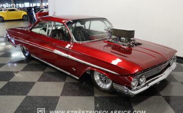Unknown-Impala-1961-Candy-Apple-Red-Meta-Light-Gray-11