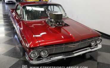 Unknown-Impala-1961-Candy-Apple-Red-Meta-Light-Gray-12