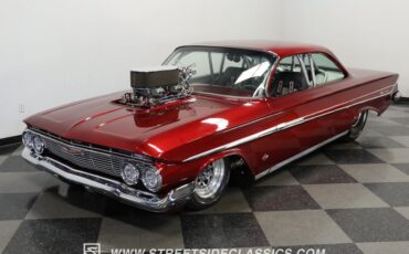 Unknown-Impala-1961-Candy-Apple-Red-Meta-Light-Gray-14