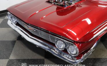 Unknown-Impala-1961-Candy-Apple-Red-Meta-Light-Gray-15
