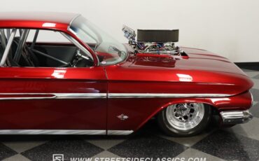 Unknown-Impala-1961-Candy-Apple-Red-Meta-Light-Gray-19