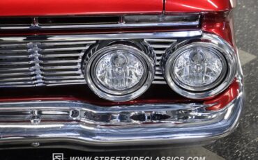 Unknown-Impala-1961-Candy-Apple-Red-Meta-Light-Gray-25