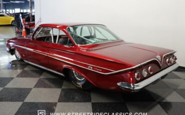 Unknown-Impala-1961-Candy-Apple-Red-Meta-Light-Gray-4