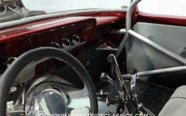 Unknown-Impala-1961-Candy-Apple-Red-Meta-Light-Gray-44