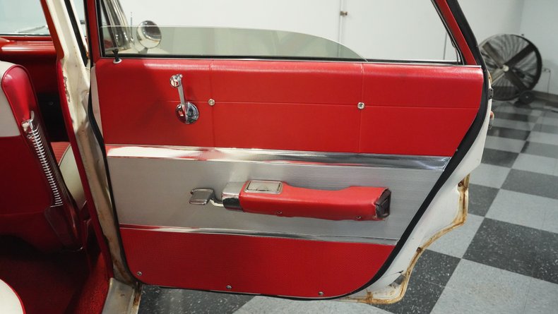 Unknown-Impala-1961-Patina-Red-ampamp-White-14