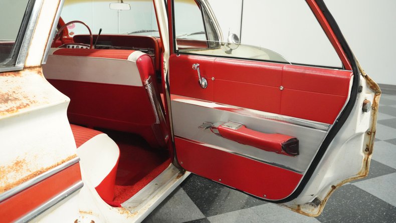 Unknown-Impala-1961-Patina-Red-ampamp-White-16