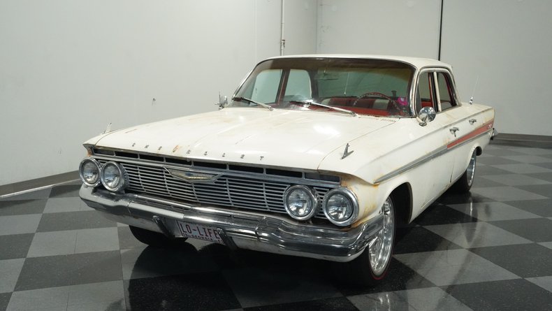 Unknown-Impala-1961-Patina-Red-ampamp-White-24