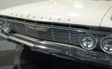 Unknown-Impala-1961-Patina-Red-ampamp-White-25