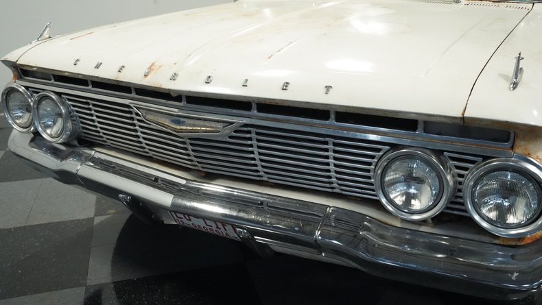 Unknown-Impala-1961-Patina-Red-ampamp-White-25