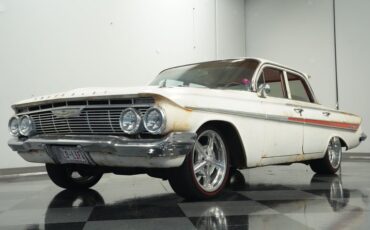 Unknown-Impala-1961-Patina-Red-ampamp-White-27