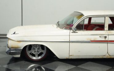 Unknown-Impala-1961-Patina-Red-ampamp-White-29