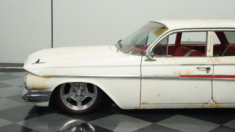 Unknown-Impala-1961-Patina-Red-ampamp-White-29