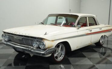Unknown-Impala-1961-Patina-Red-ampamp-White-3