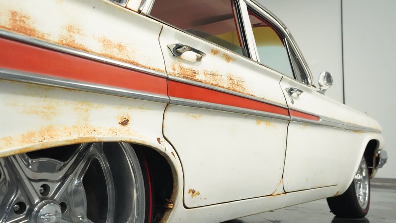 Unknown-Impala-1961-Patina-Red-ampamp-White-33