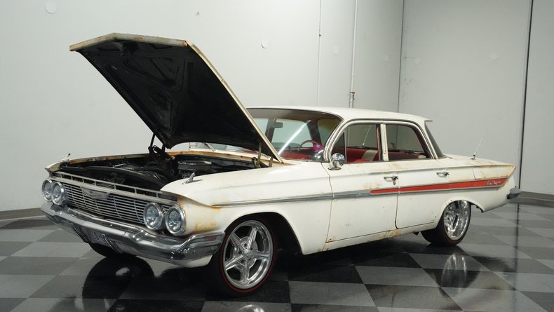Unknown-Impala-1961-Patina-Red-ampamp-White-35