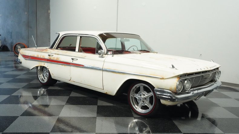 Unknown-Impala-1961-Patina-Red-ampamp-White-39