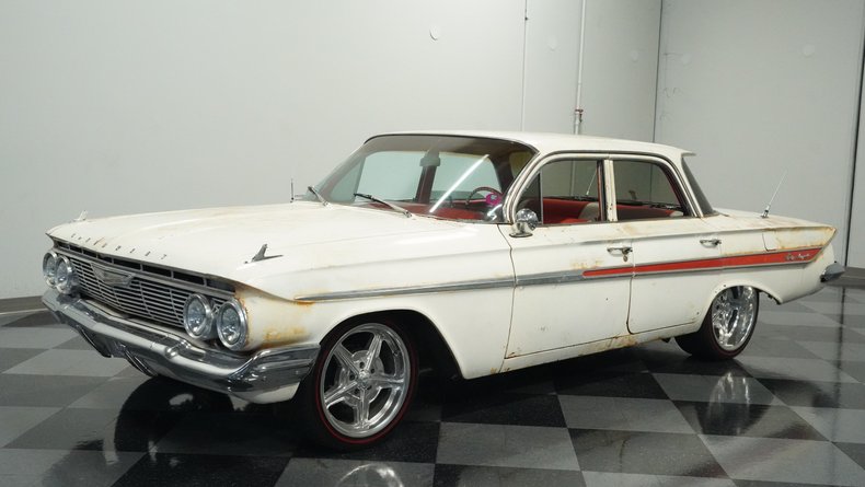 Unknown-Impala-1961-Patina-Red-ampamp-White-4