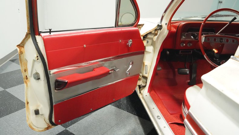 Unknown-Impala-1961-Patina-Red-ampamp-White-42