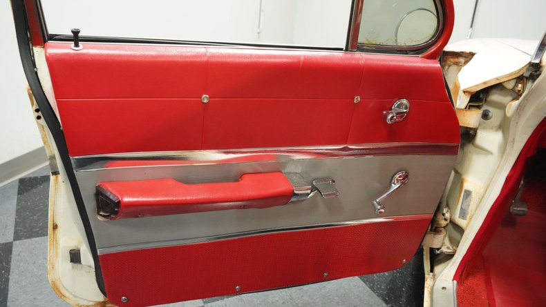 Unknown-Impala-1961-Patina-Red-ampamp-White-44