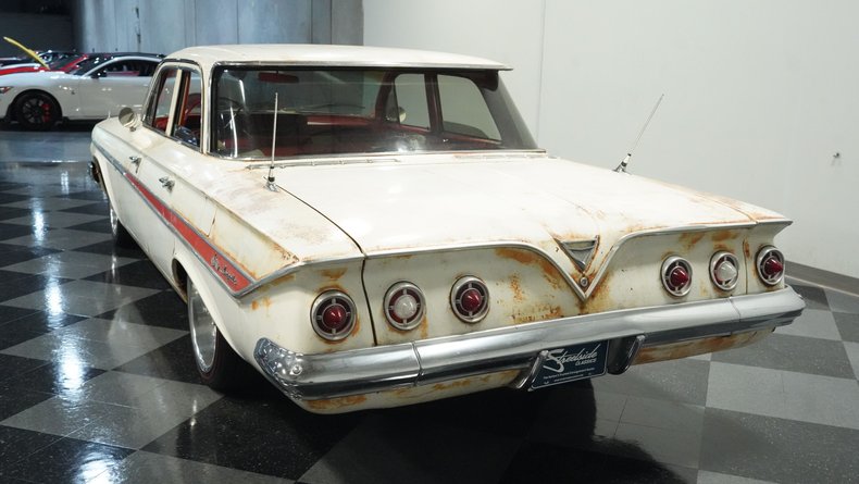 Unknown-Impala-1961-Patina-Red-ampamp-White-6