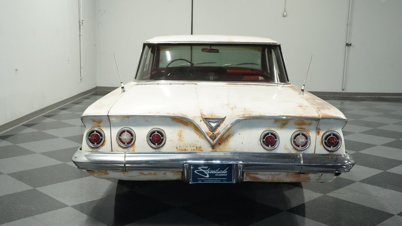 Unknown-Impala-1961-Patina-Red-ampamp-White-7