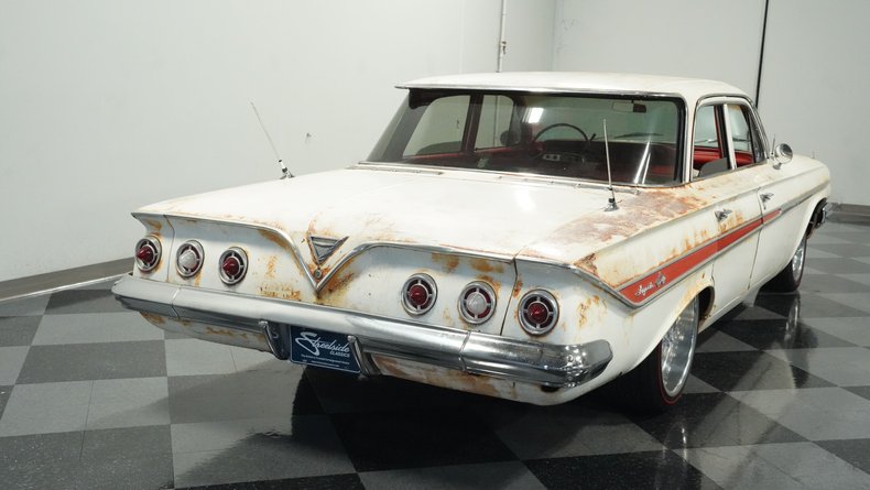 Unknown-Impala-1961-Patina-Red-ampamp-White-8