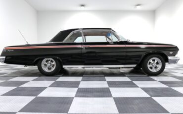 Unknown-Impala-1962-Black-Red-11