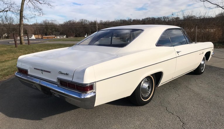 Unknown-Impala-1966-White-Red-4